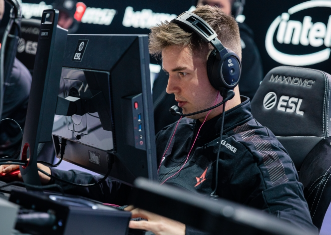 签下一名经 签下一名经