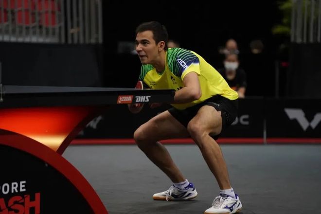 赛场上保持 赛场上保持